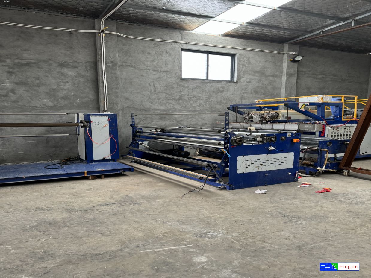 转让九成新2600单面双螺杆气泡膜机-2