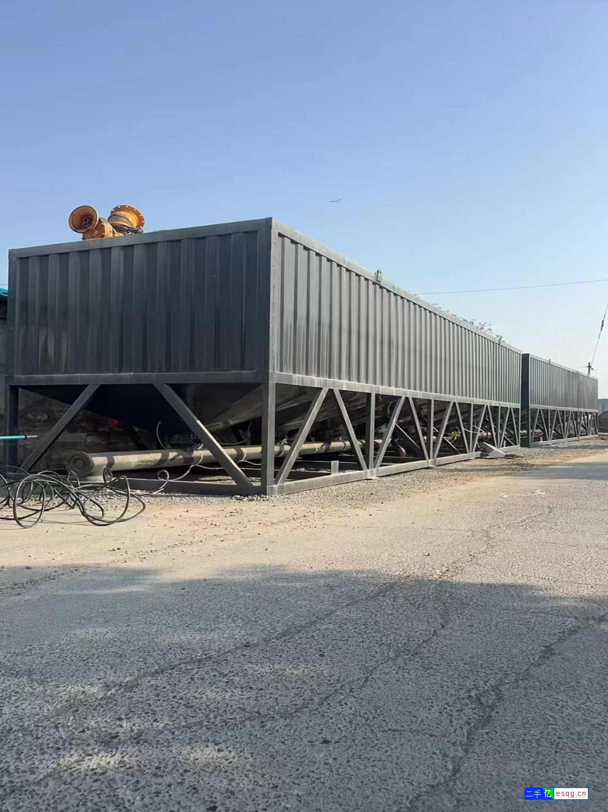 河南郑州：便宜处理2台100吨卧式水泥罐，2024-3