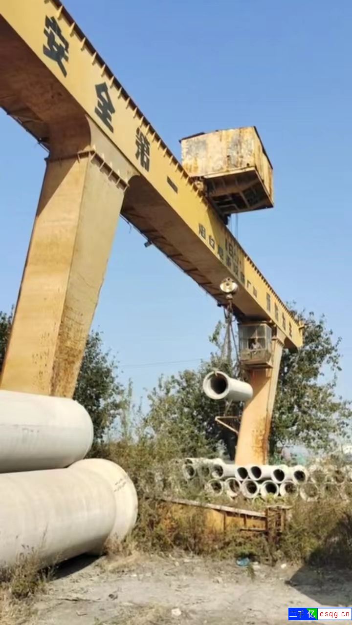 处理二手L型龙门吊1台,16吨带双外悬总长30米 -1