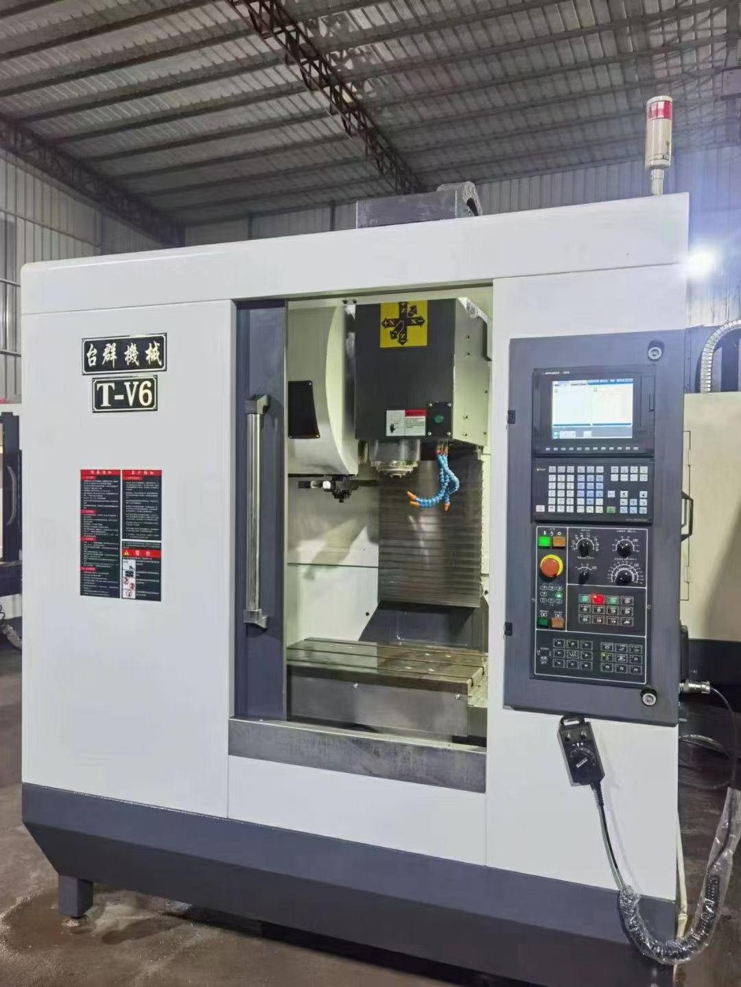 转让一台8成新台群TV-6三线轨加工中心-1