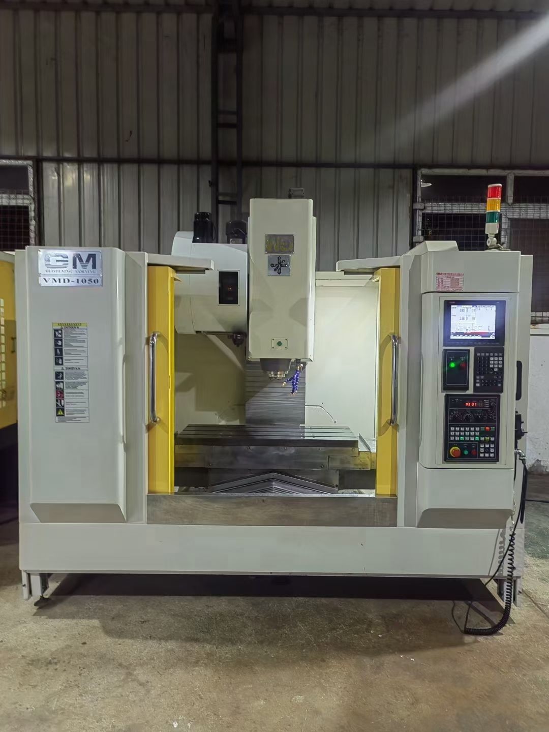 新到仓库一台皓晨1050加工中心,三菱 M80A -1