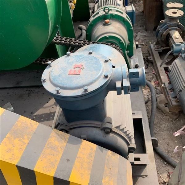 出售 1500升真空捏合机 螺杆出料、抽真空、电加-1