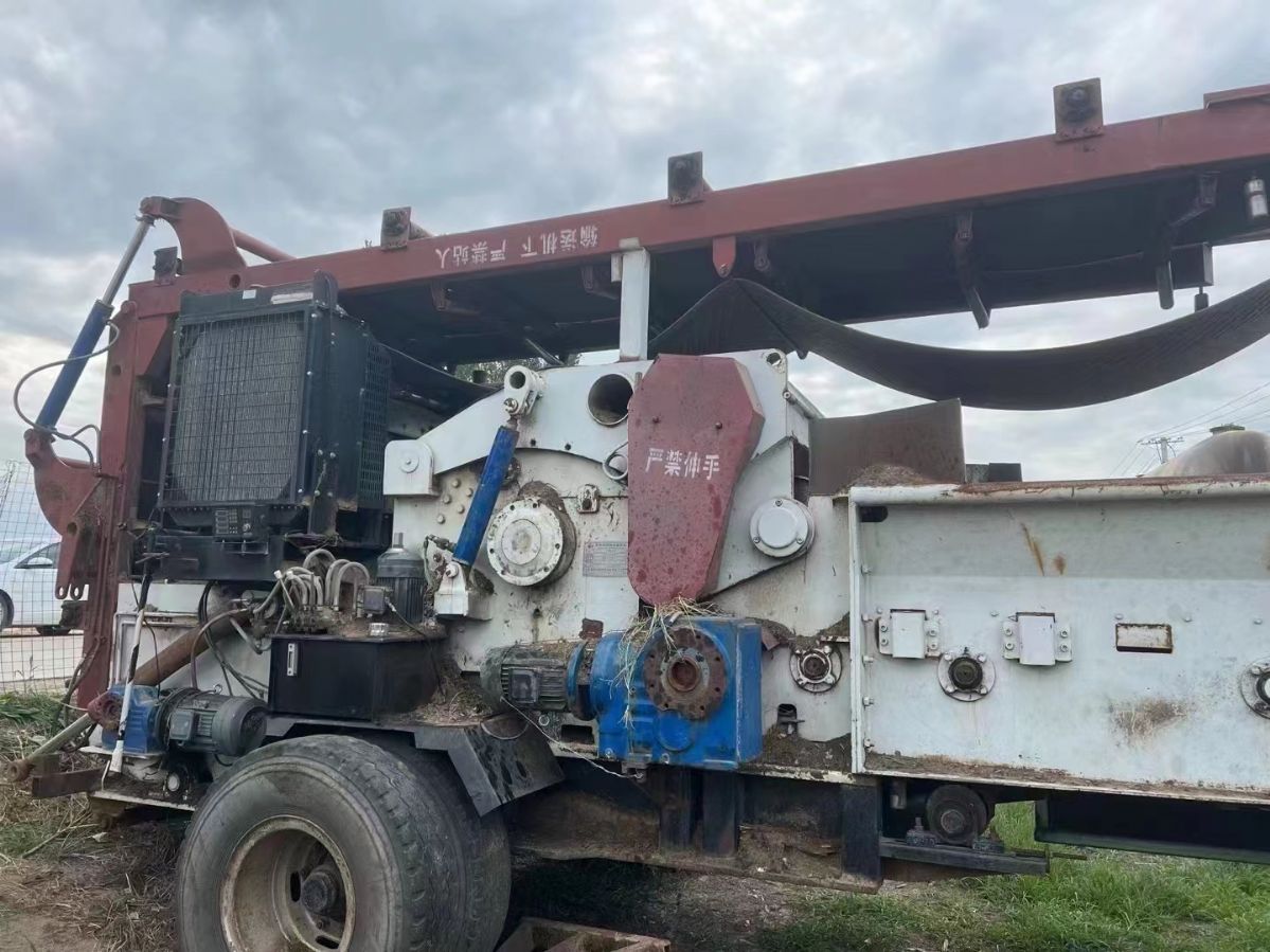 二手破碎机 二手树根破碎机1台,3600型移动,柴-2
