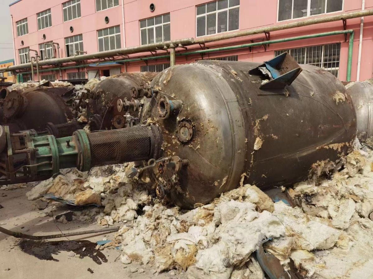 二手反应釜二手不锈钢反应釜二手8吨不锈钢电加热反应-2