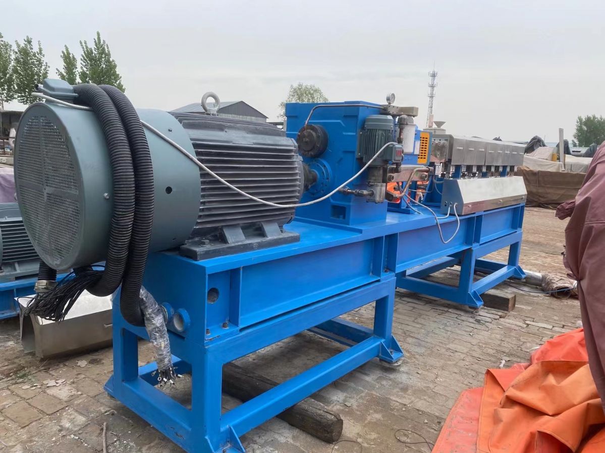 转让9成新二手双螺杆造粒机一套-2