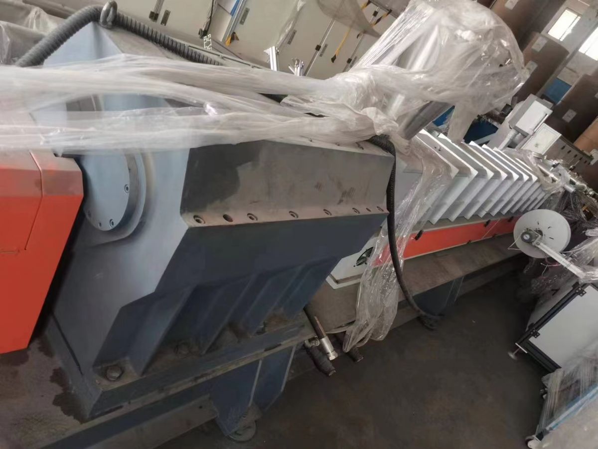 转让9成新二手65双螺杆挤出机一套-1