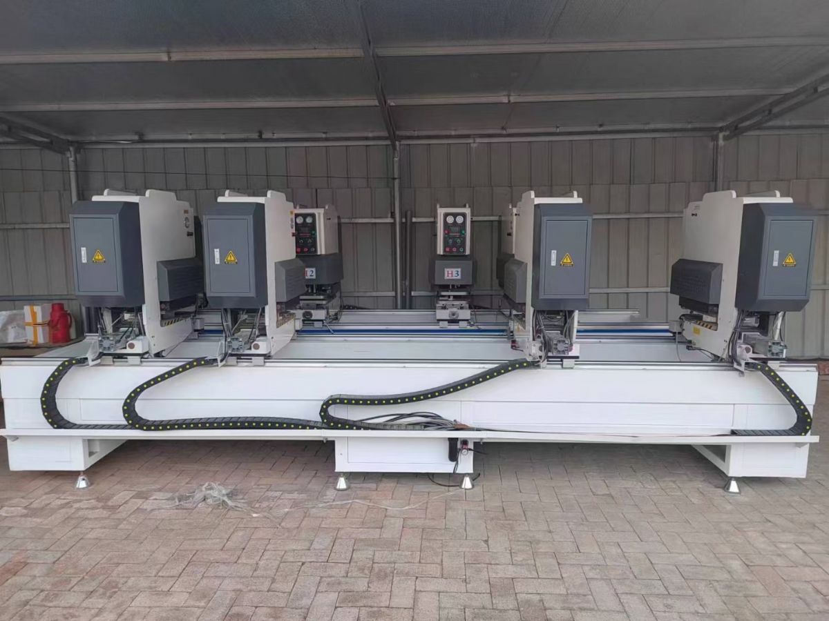 出售二手9成新塑钢门窗无缝四位焊机两台-2