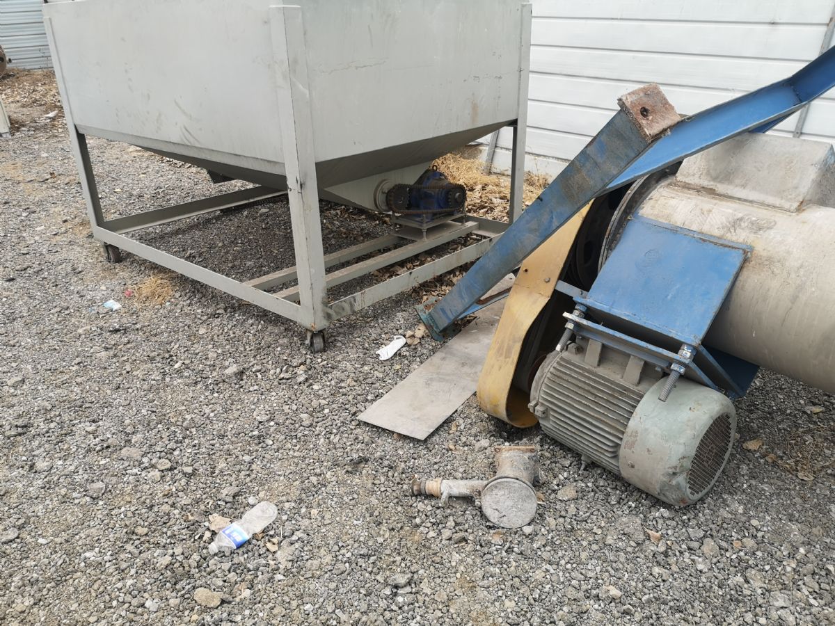 转让二手上料机一台-2