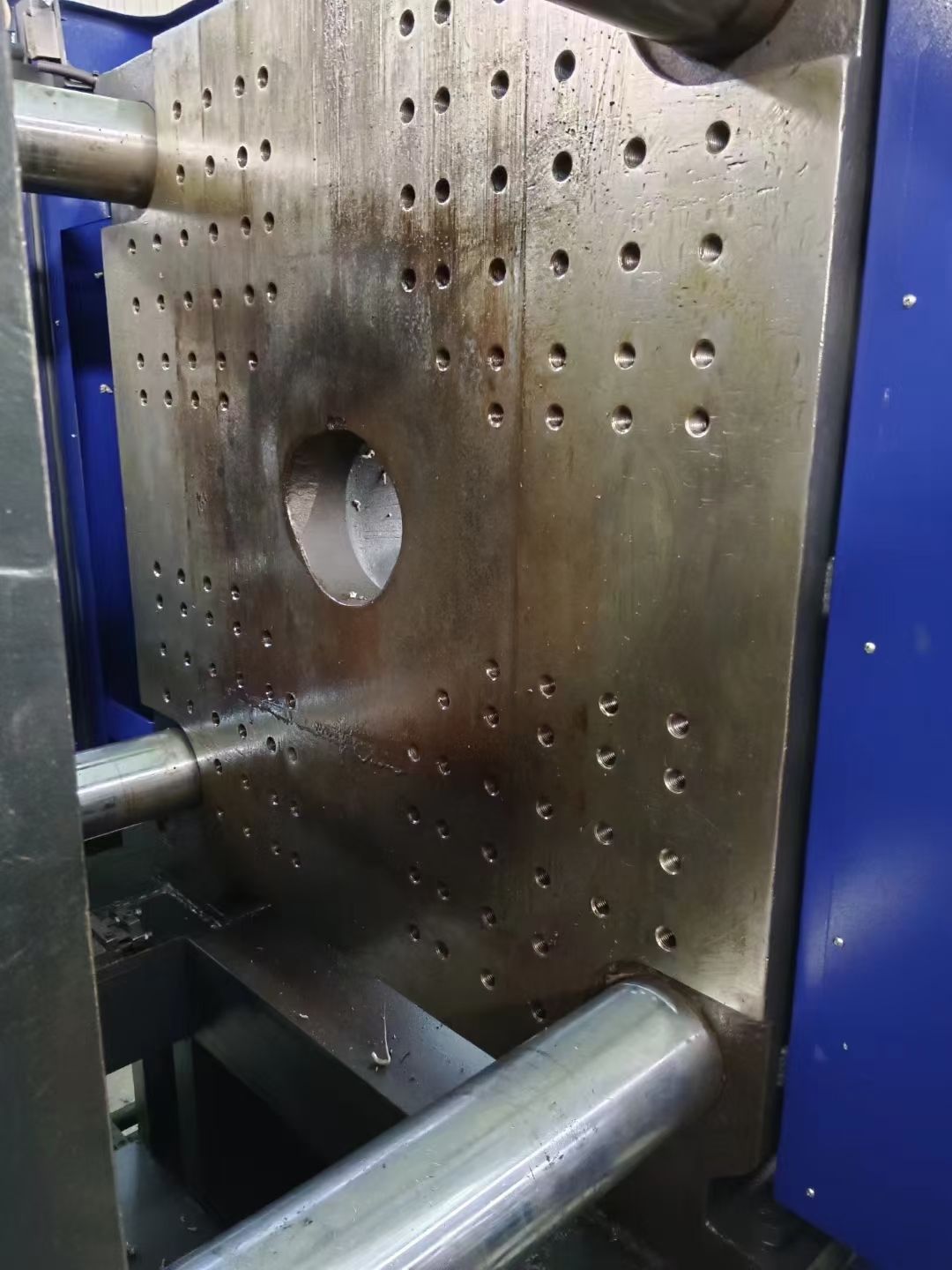 低价出售东莞二手注塑机海天470吨-2