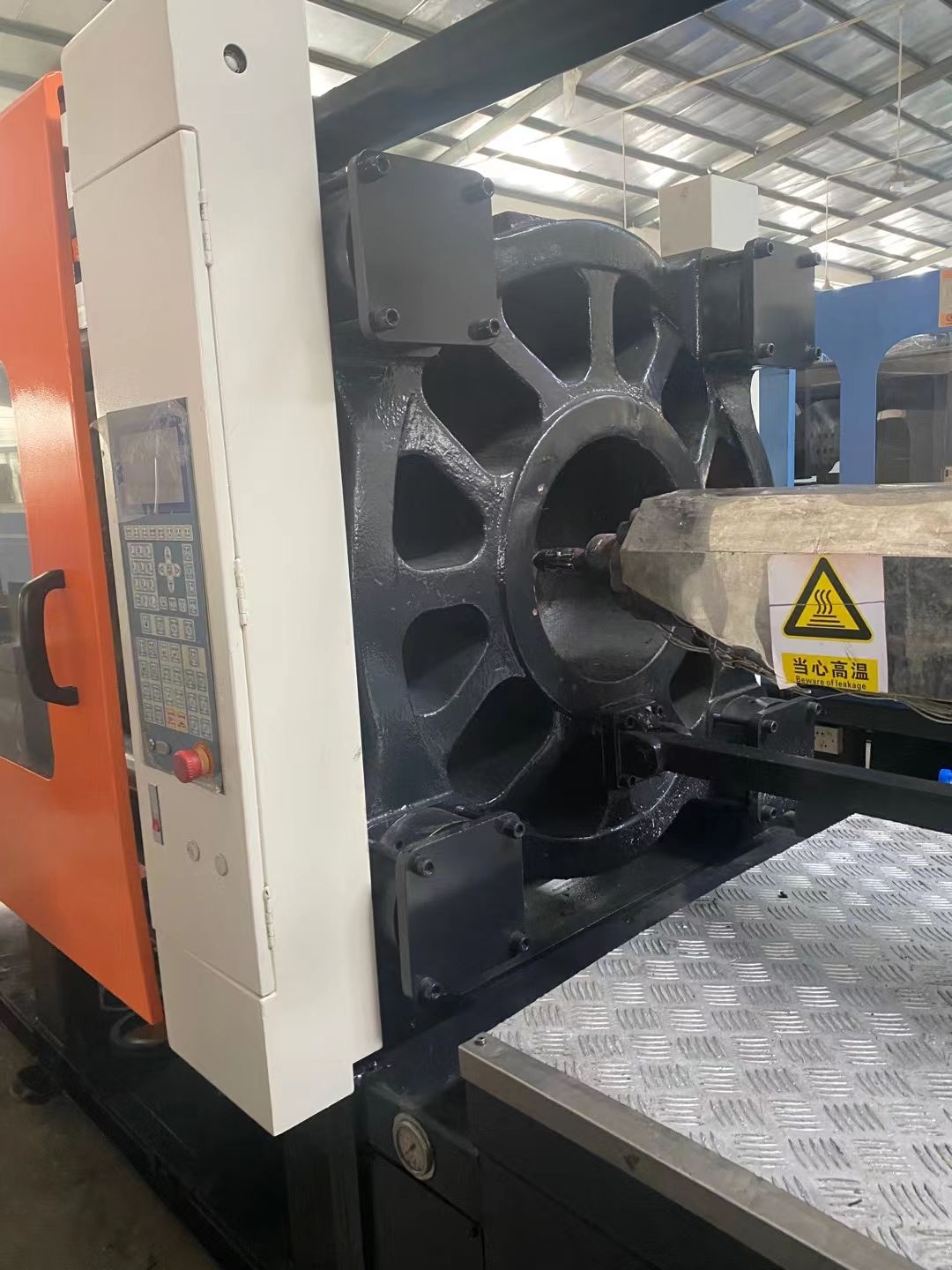 低价急转让二手注塑机震雄400吨480吨-2