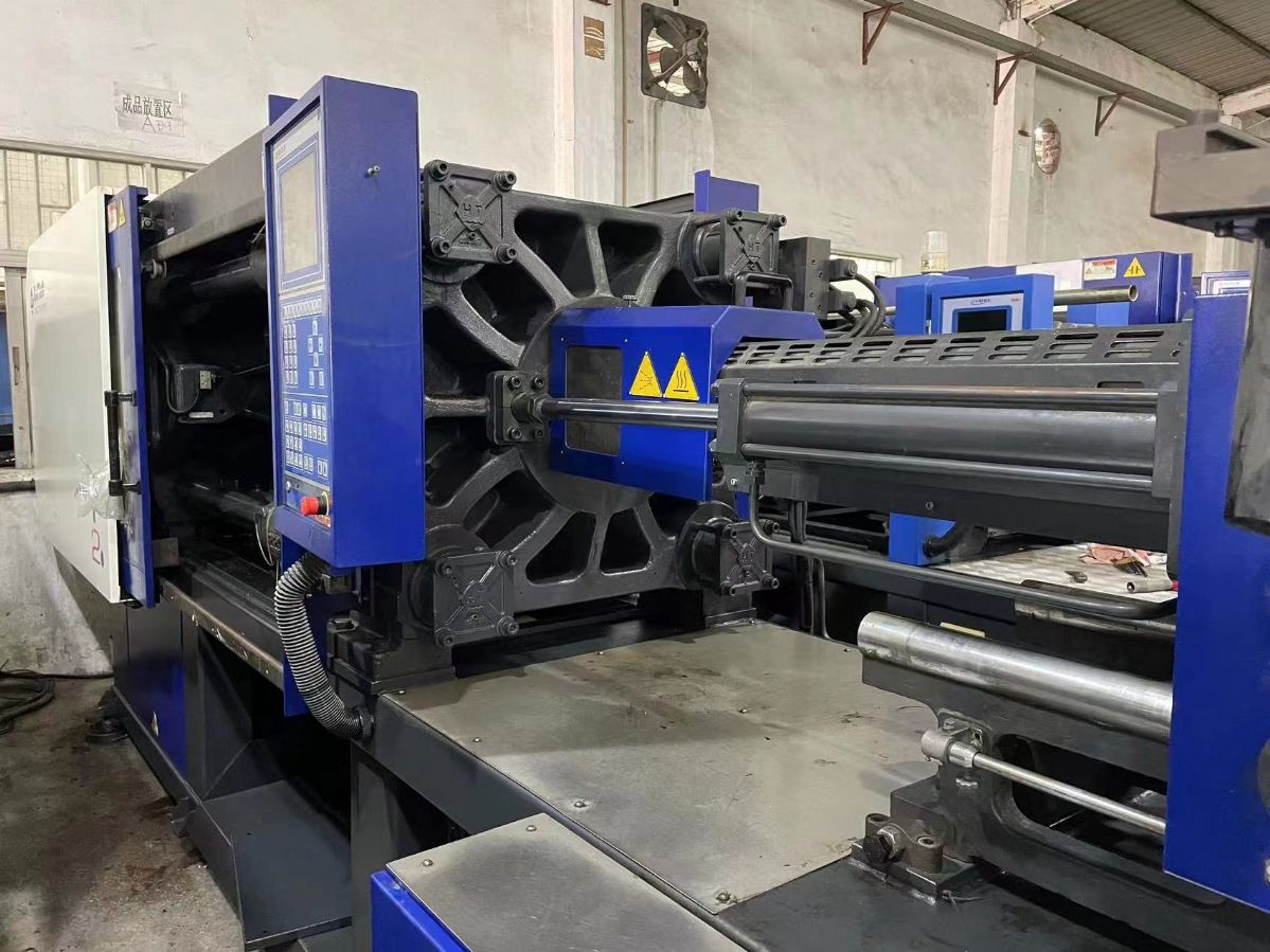 出售海天精品二手注塑机250吨470吨-2