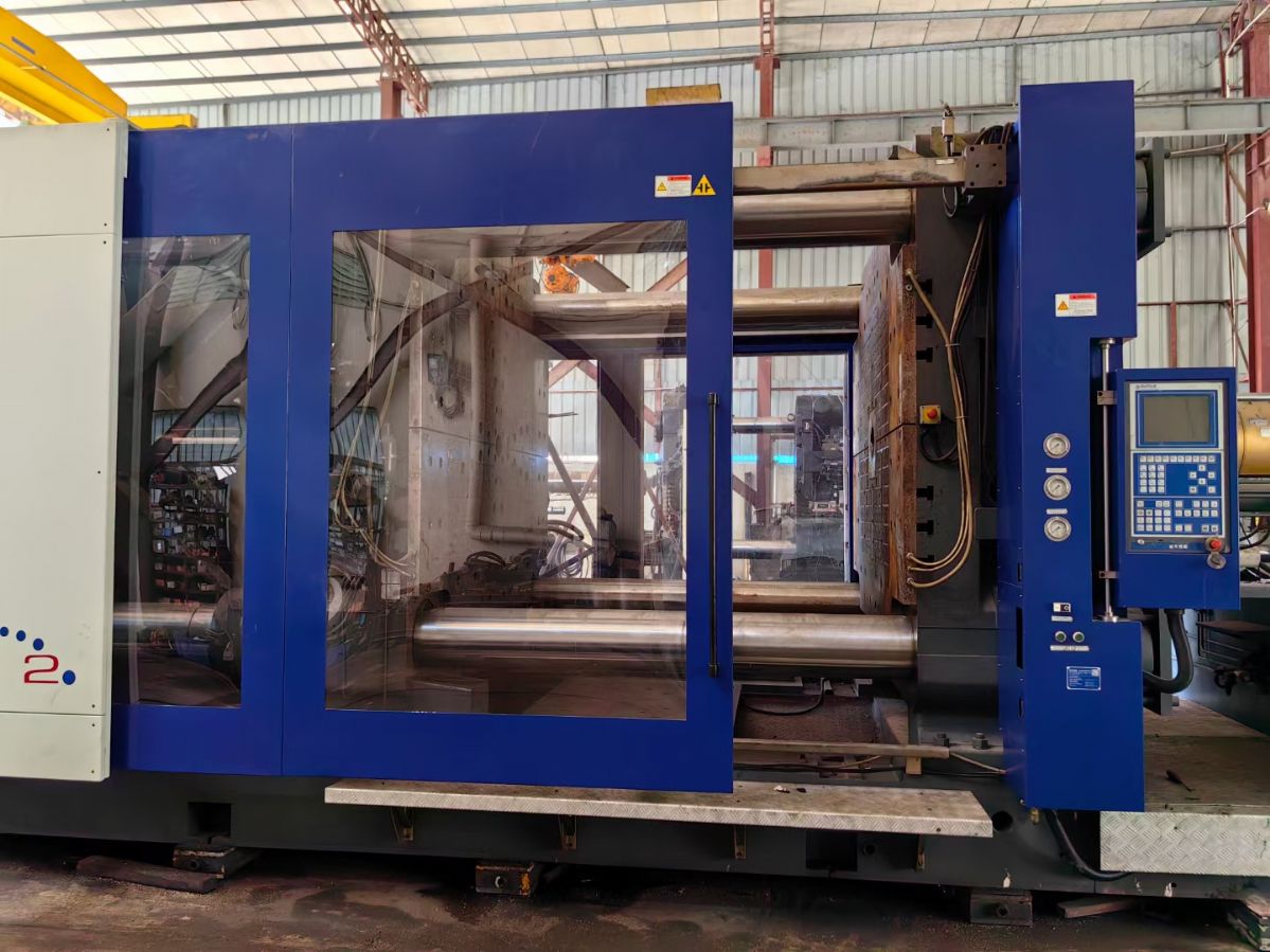低价转让海天二手注塑机2100吨-2