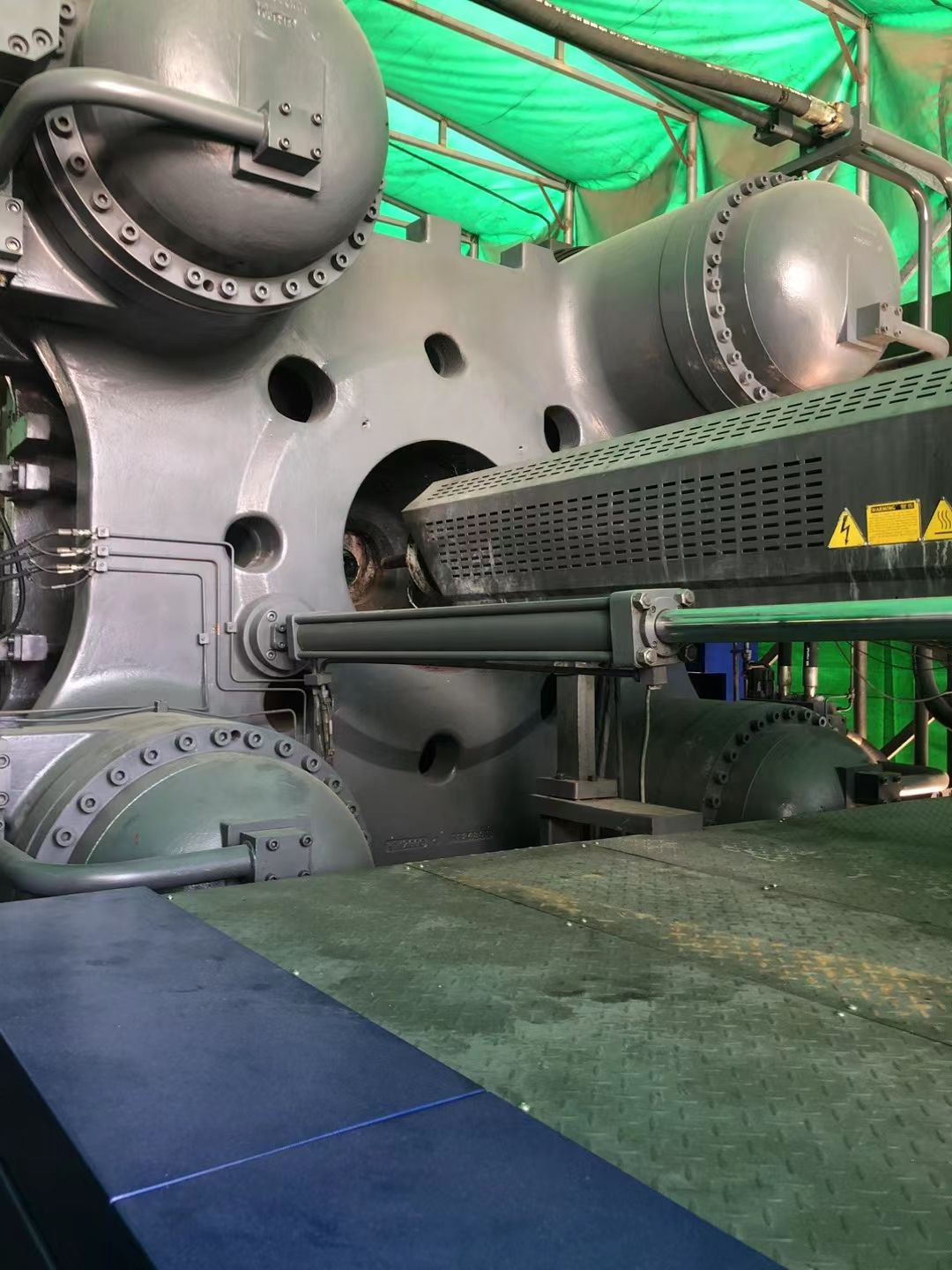 低价急处理佛山二手注塑机海天2100吨-2