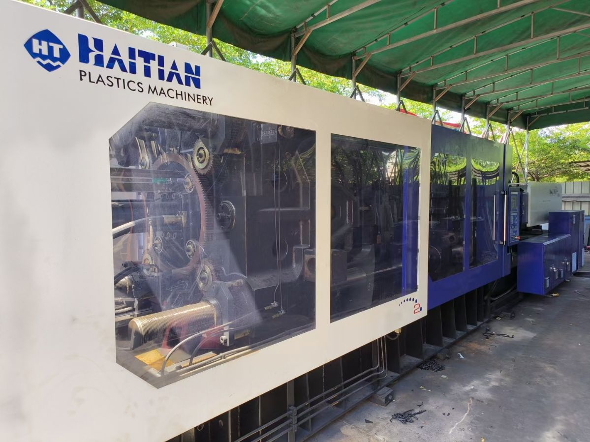 低价转让二手注塑机海天800吨-1