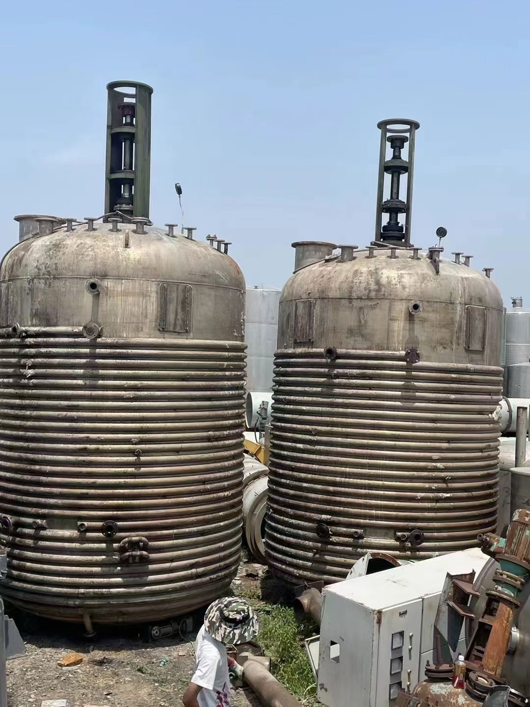 出售二手不锈钢反应釜 外盘管反应釜  各种规格 现-1