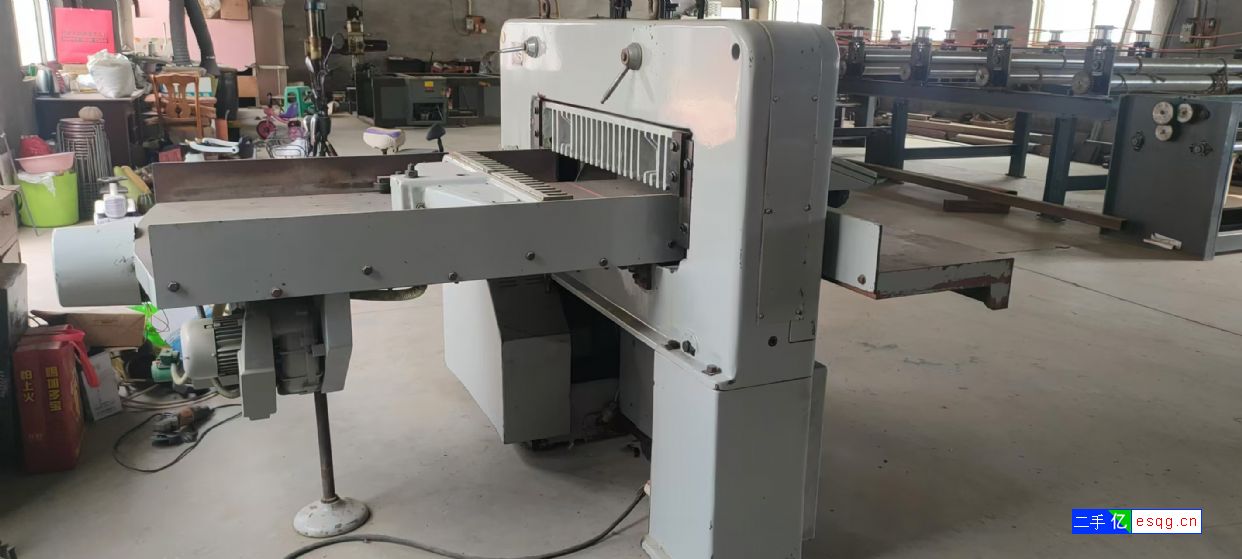 转让920型液压切纸机一台-1