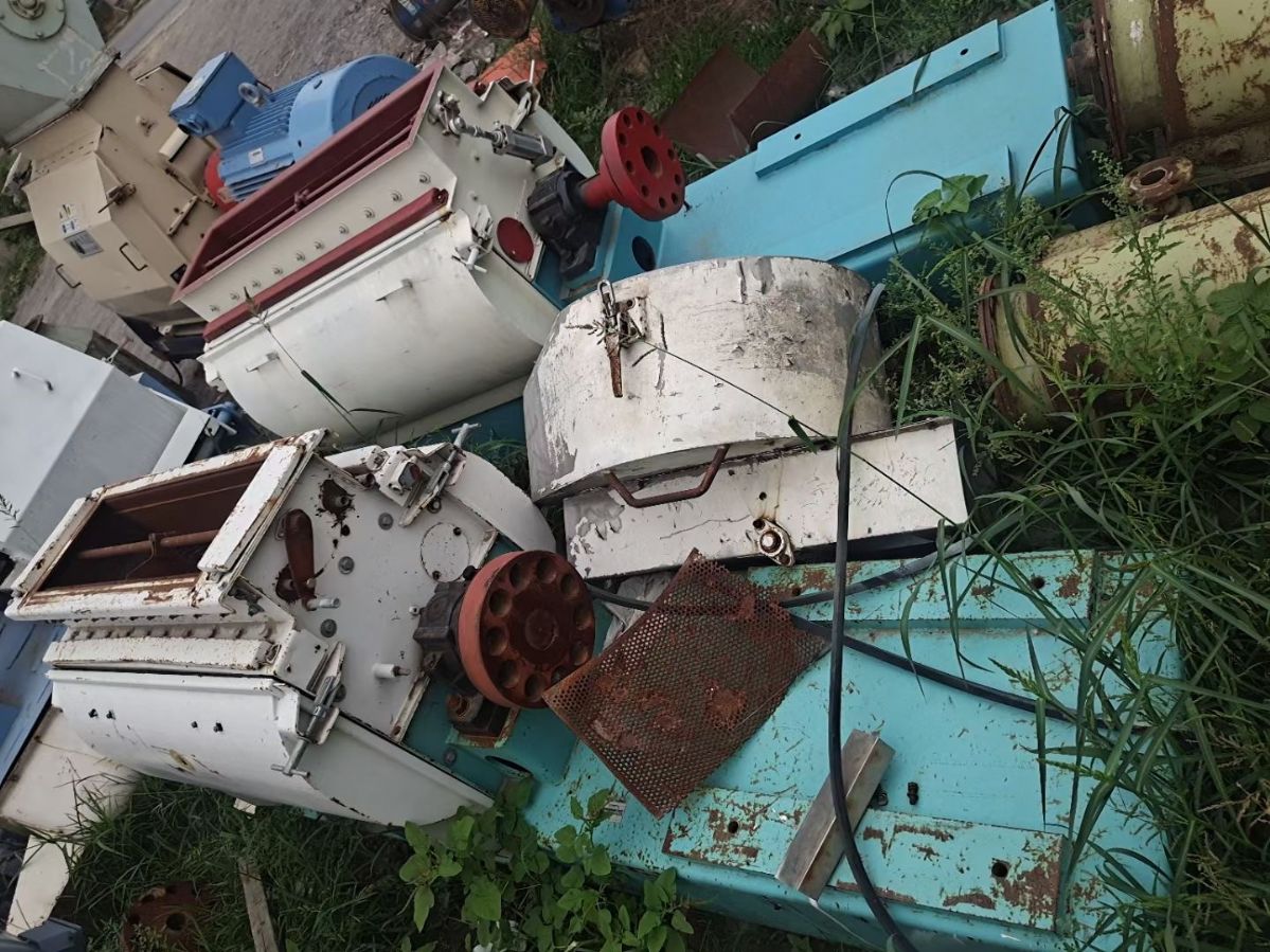 出售常州布勒出售132千瓦宽体粉碎机两台 有需要的-1