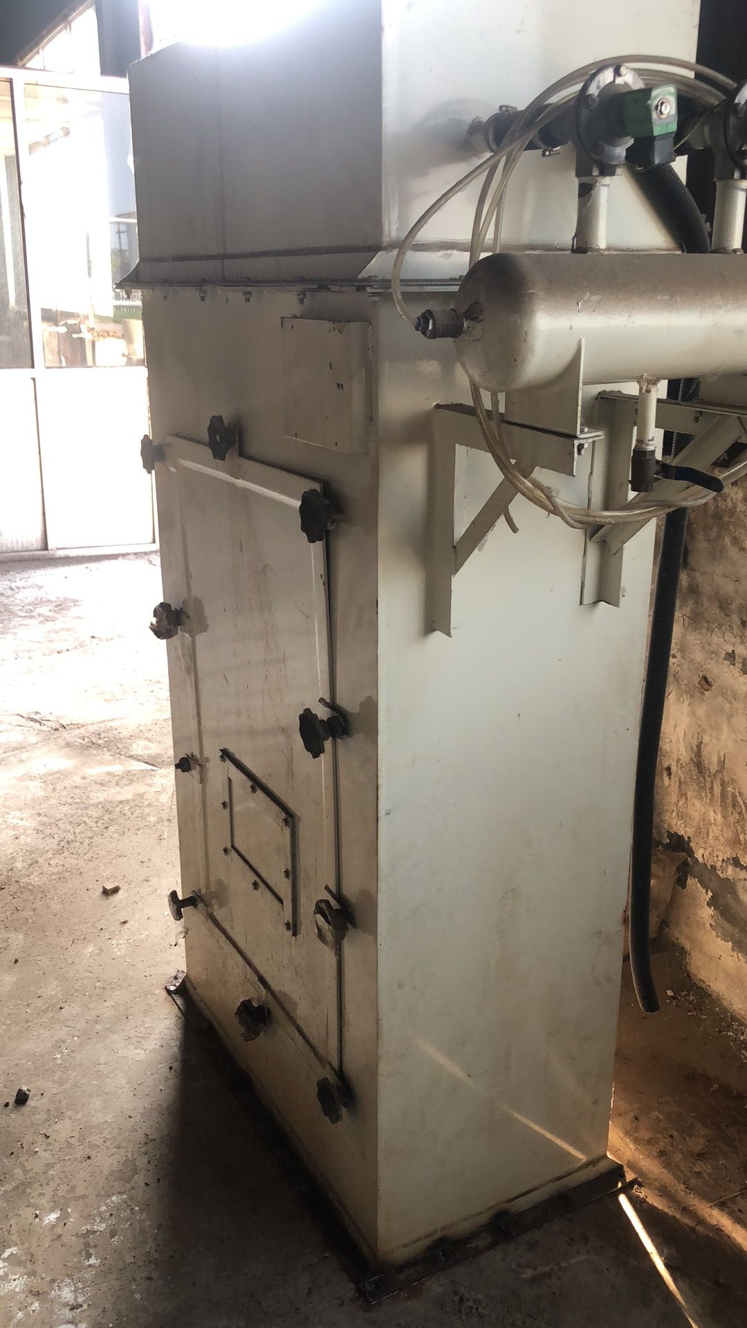 出售12袋脉冲布袋除尘器-1