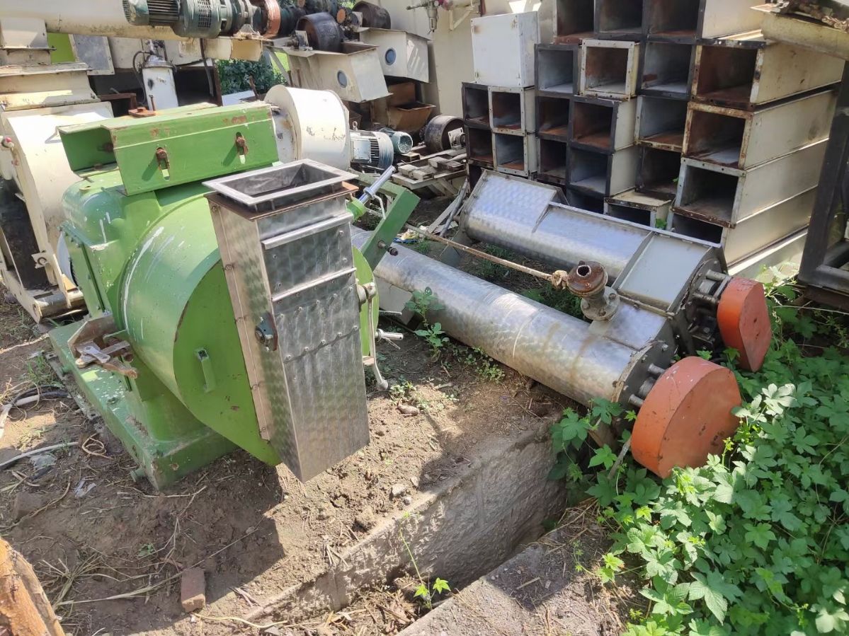 出售溧阳350环模制粒机-1