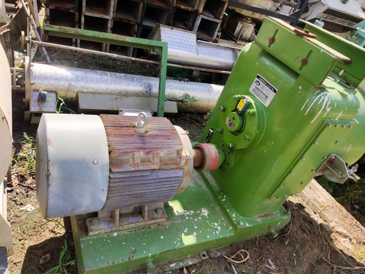 出售溧阳350环模制粒机-2