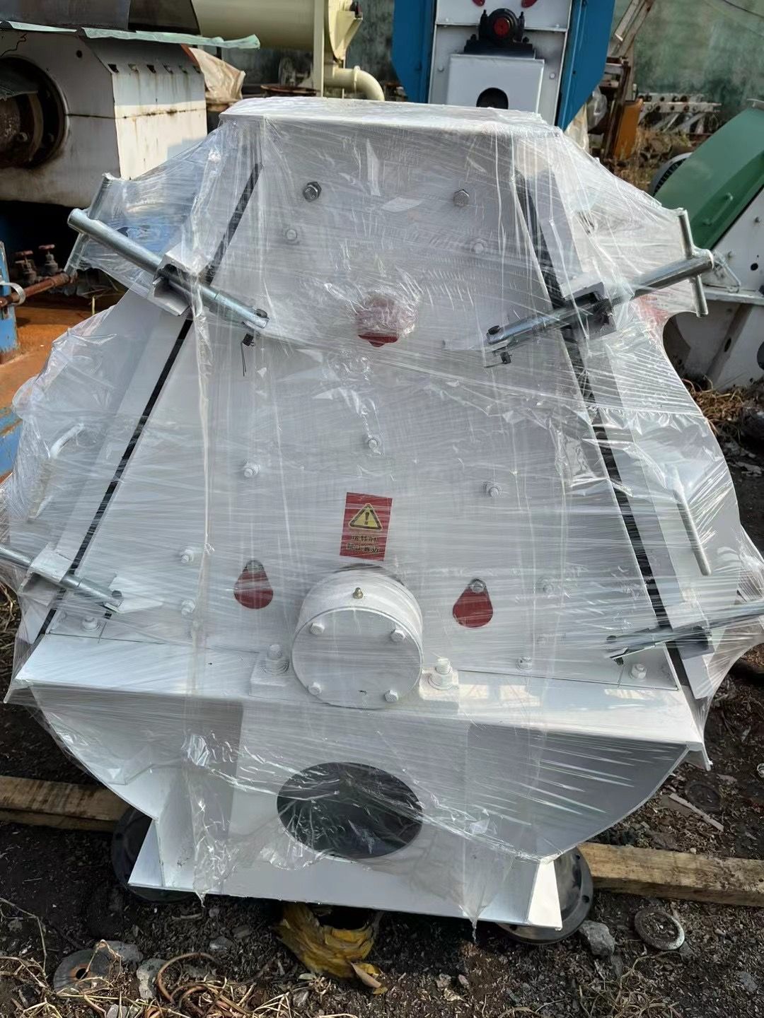 出售99新22千瓦粉碎机-2