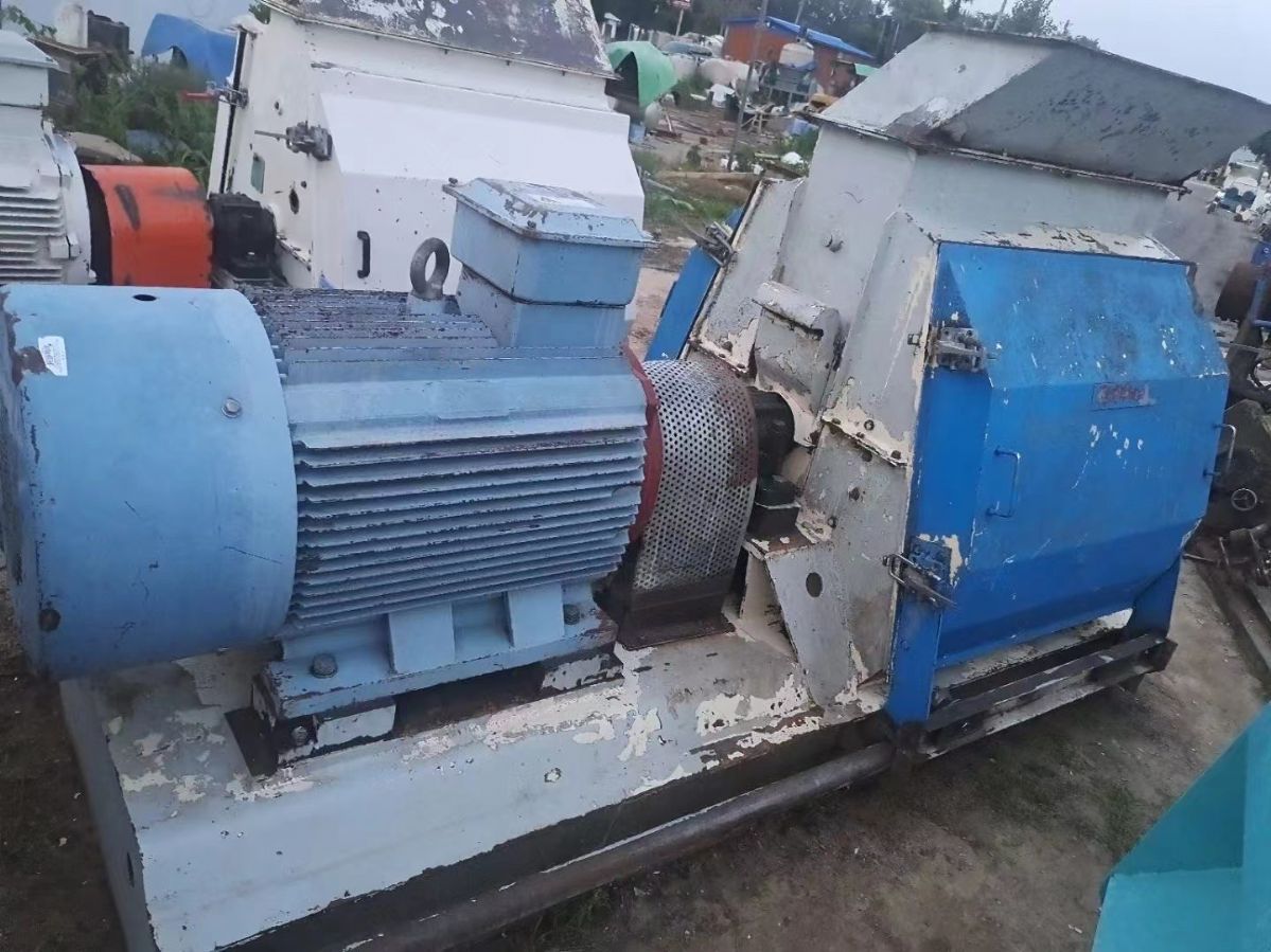 出售江苏牧羊160千瓦粉碎机-1