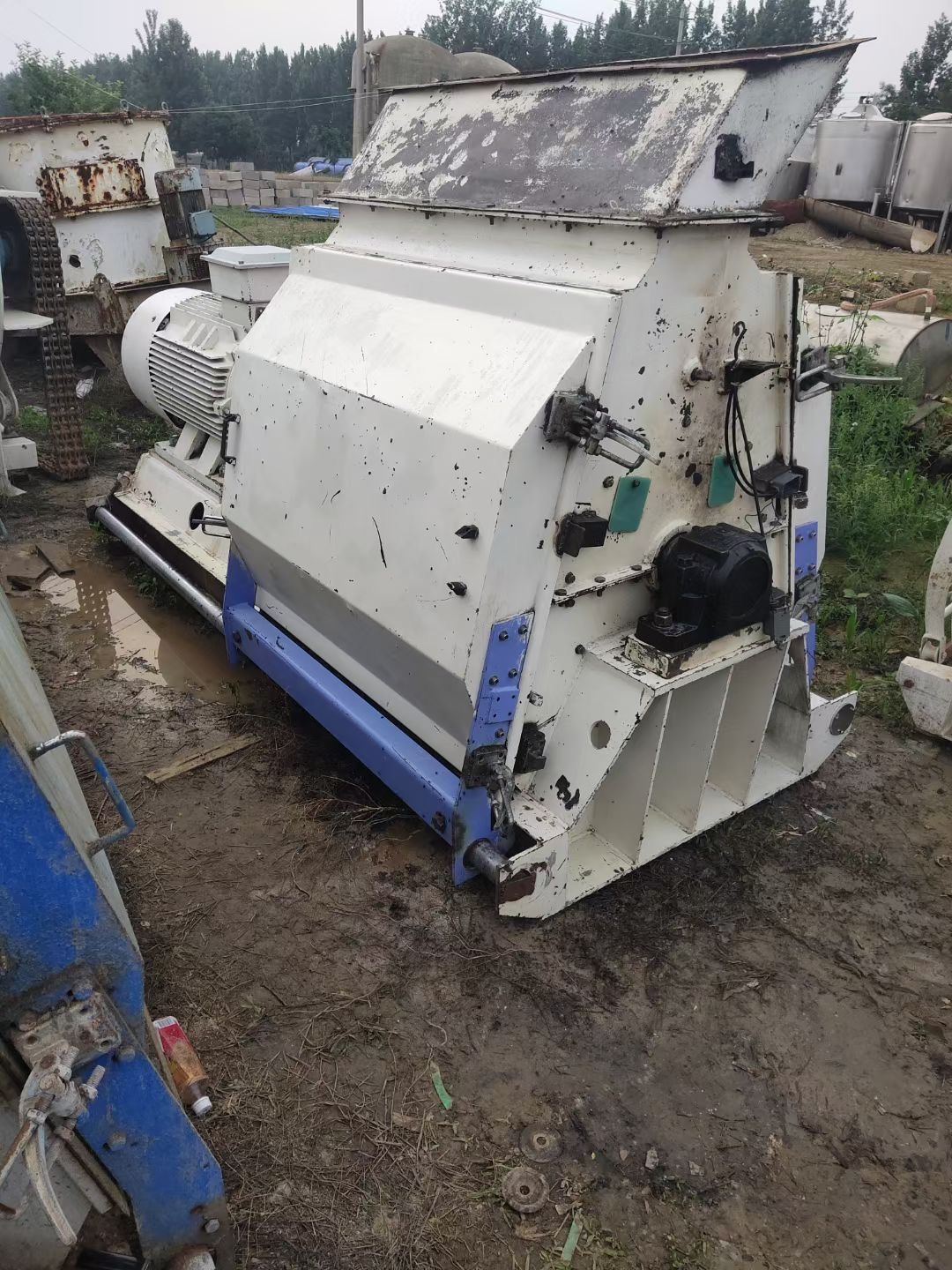 出售江苏牧羊160千瓦超微粉碎机-1