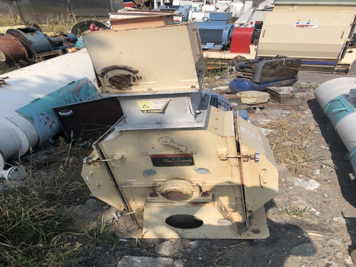 出售江苏牧羊45粉碎机-2