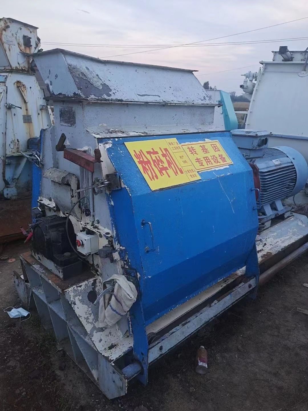 出售牧羊160千瓦水滴式粉碎机-1