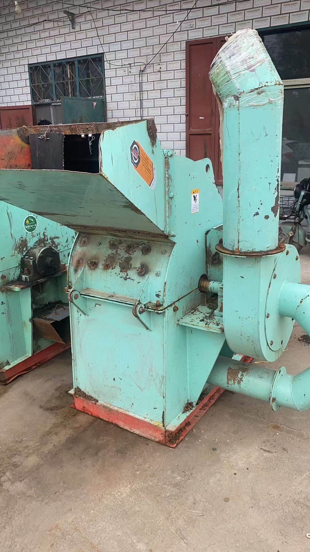 转让600型木材粉碎机-2