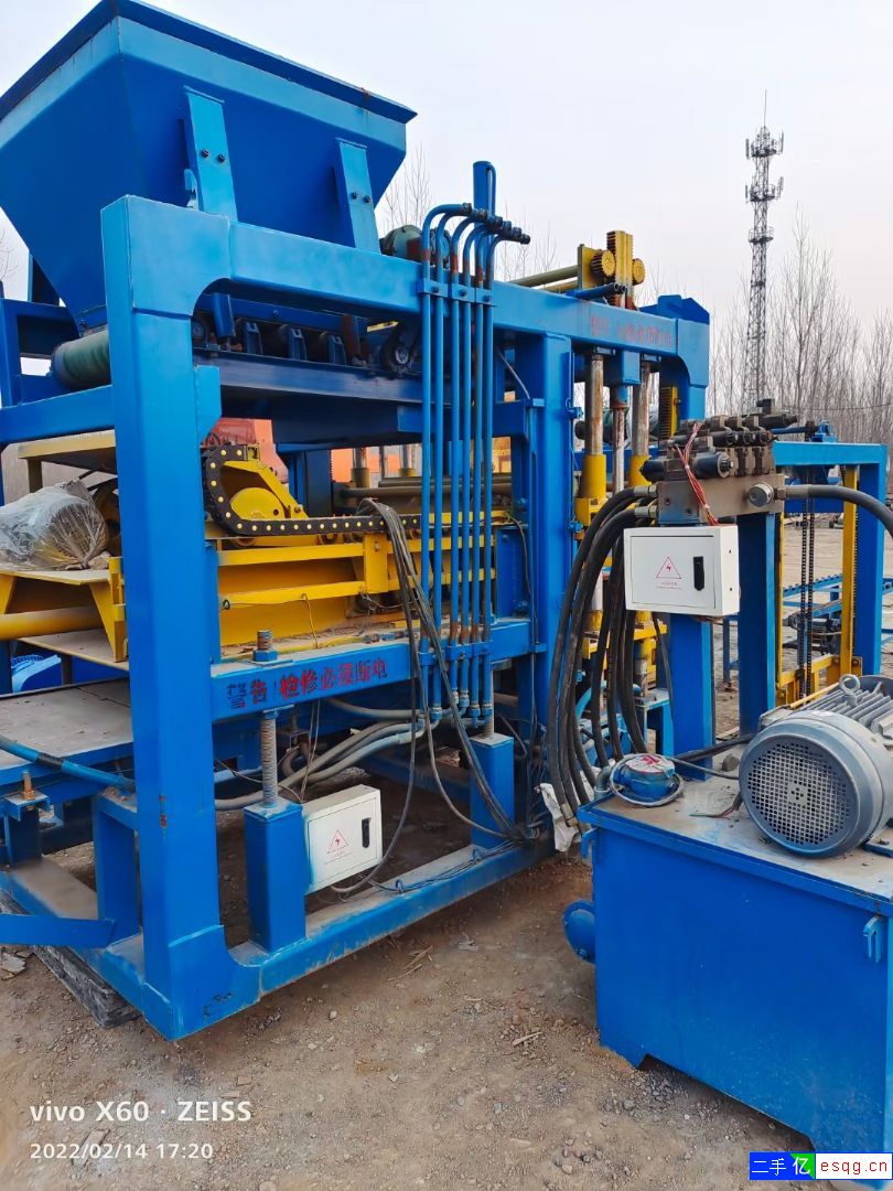 转让全自动6-15型水泥砖机一台-1