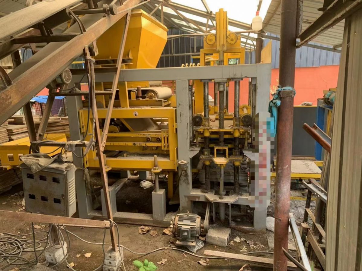 4-15全自动免烧砖机-1