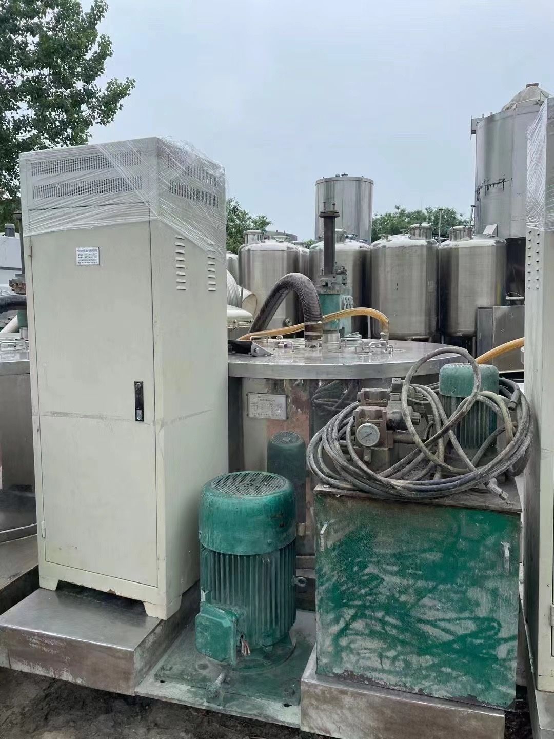 转让9成新二手刮刀离心机27台！-1