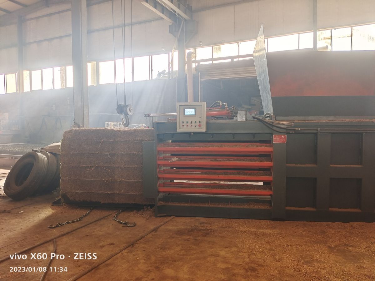 转让二手160吨矿泉水瓶打包机-1