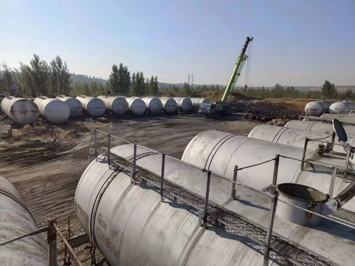 各种火车罐，水泥罐，玻璃钢罐，油罐-1