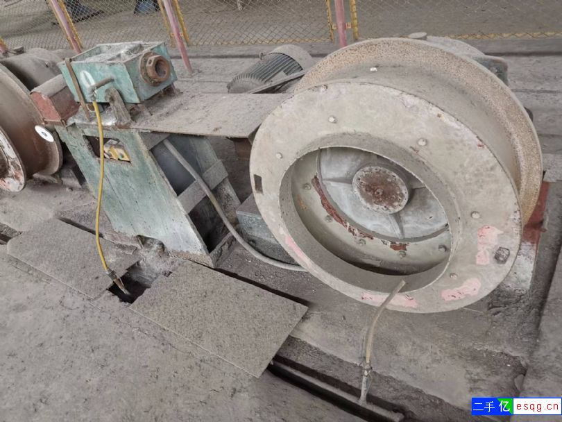 9连900卧式拉丝机-1