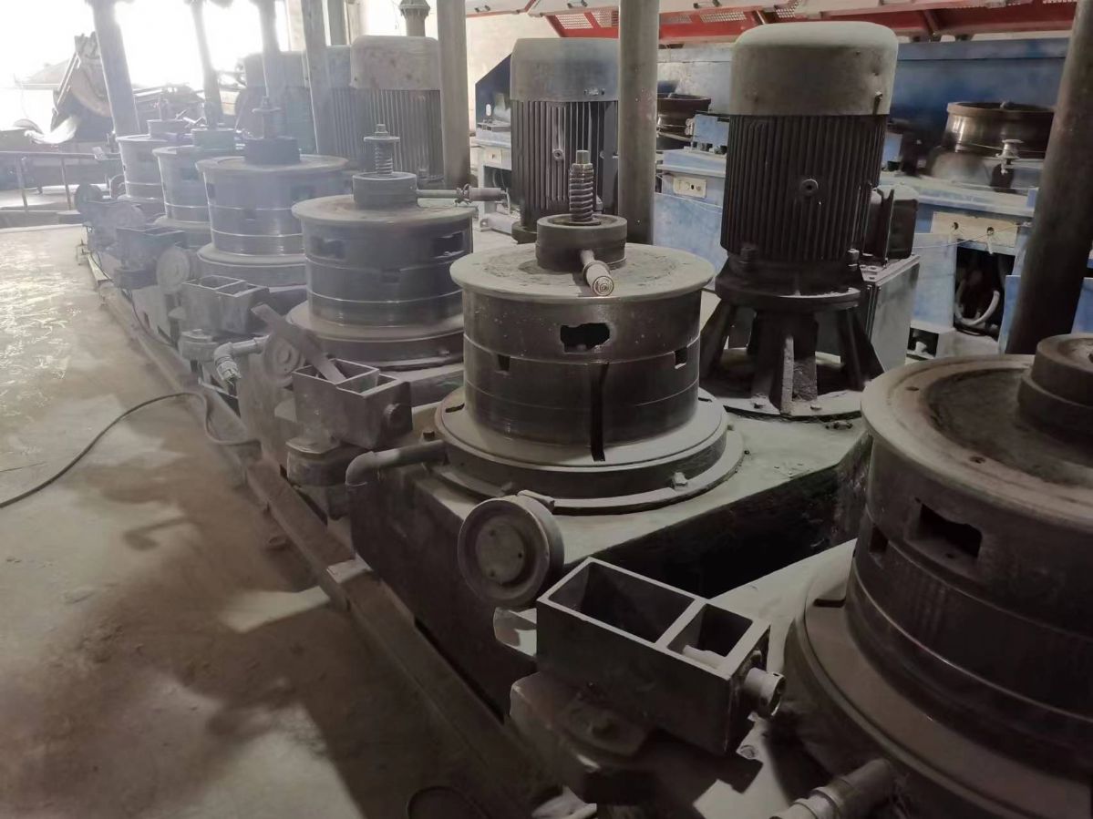 6连560滑轮式拉丝机-1