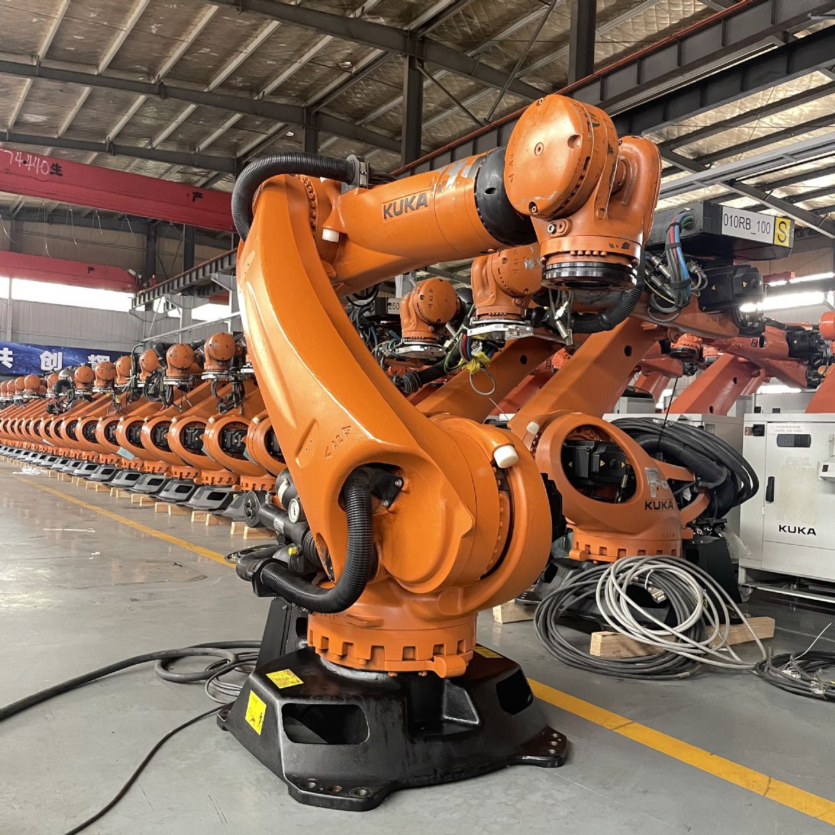 库卡机器人KR210R2700 点焊机器人 五百台-1