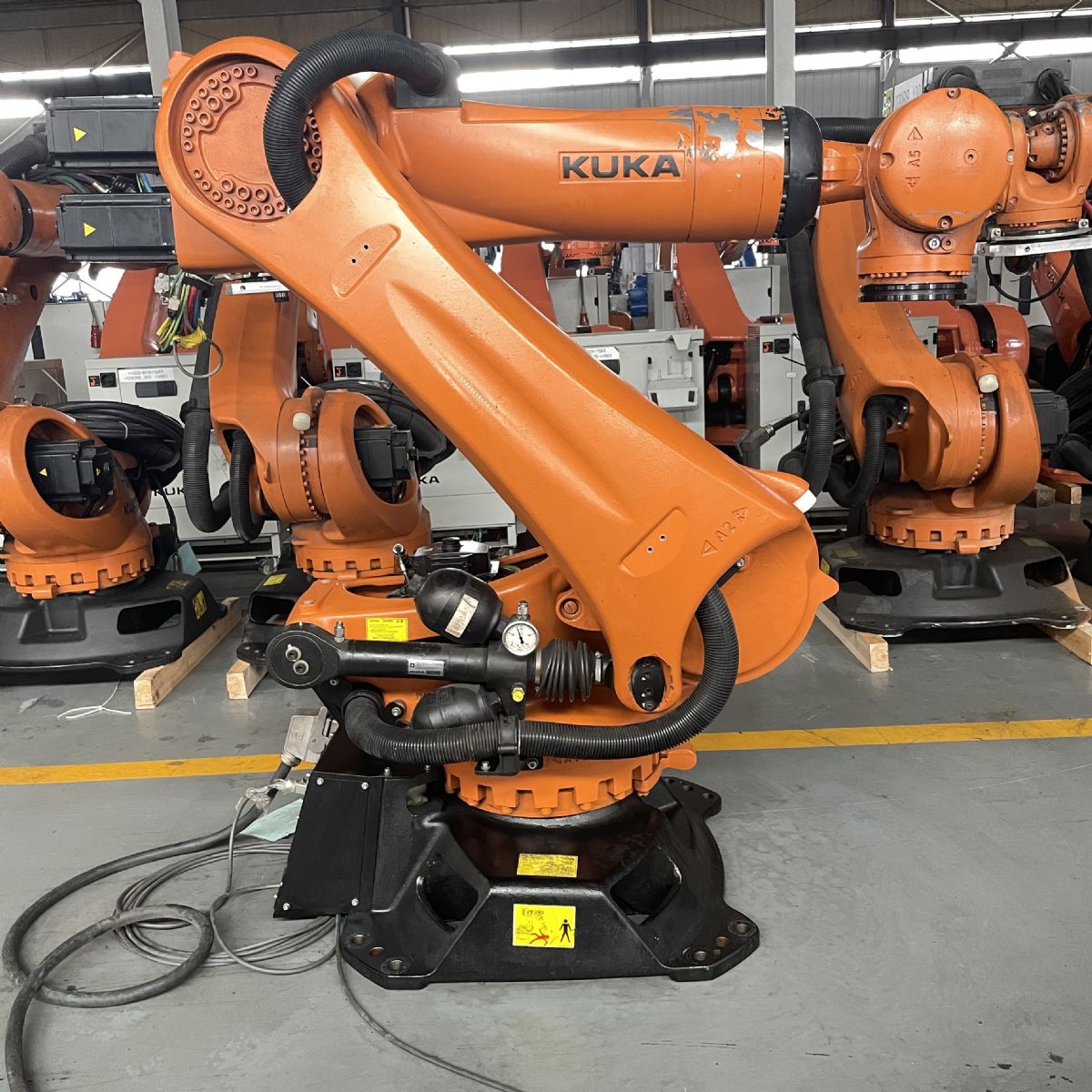 库卡机器人KR210R2700 点焊机器人 五百台-2