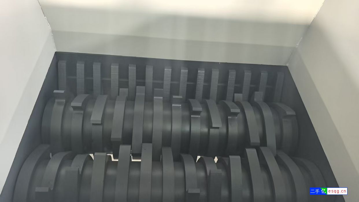 出手新旧800撕碎机-2