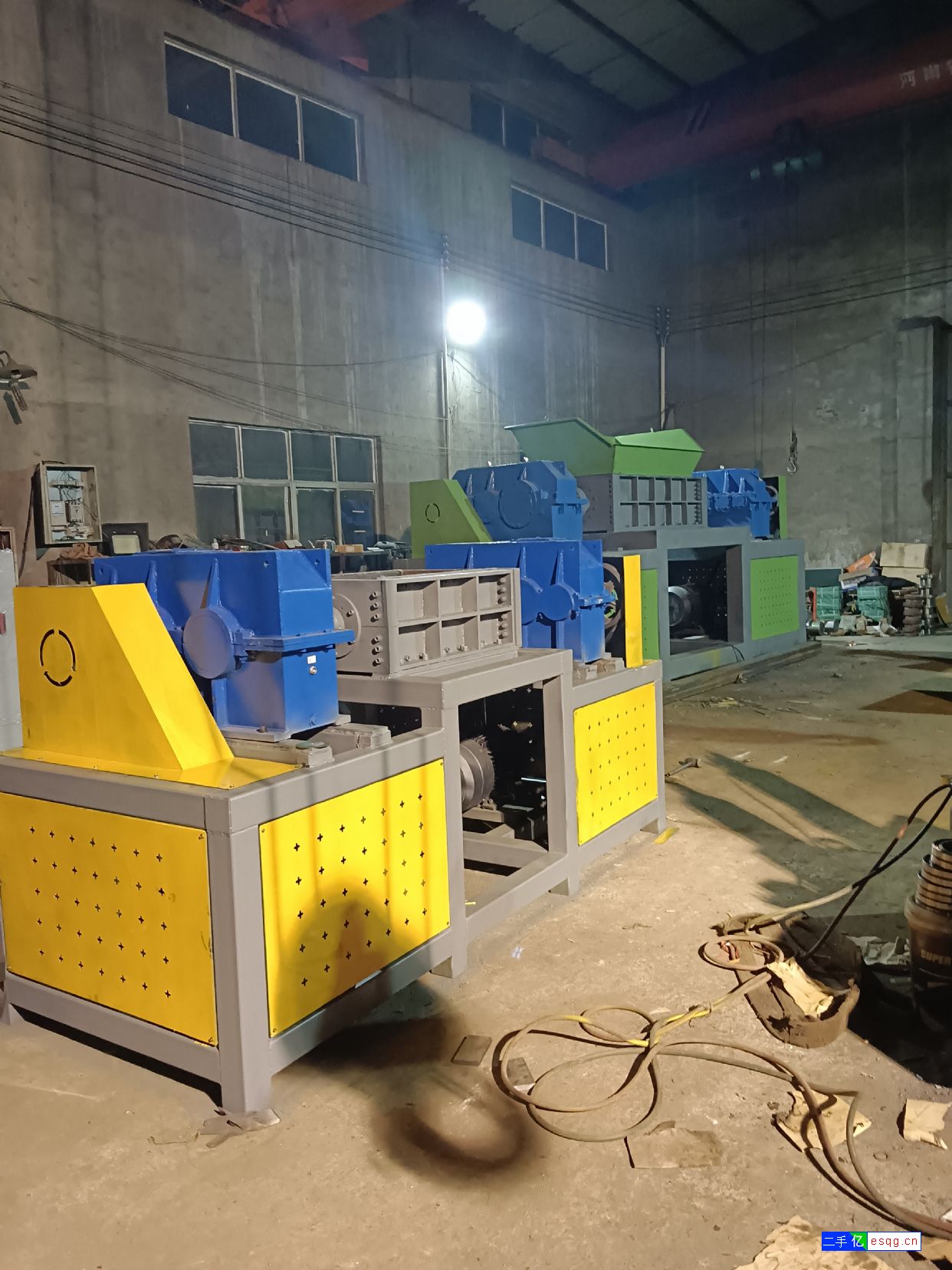 出售800型撕碎机,破碎机,粉碎机-2