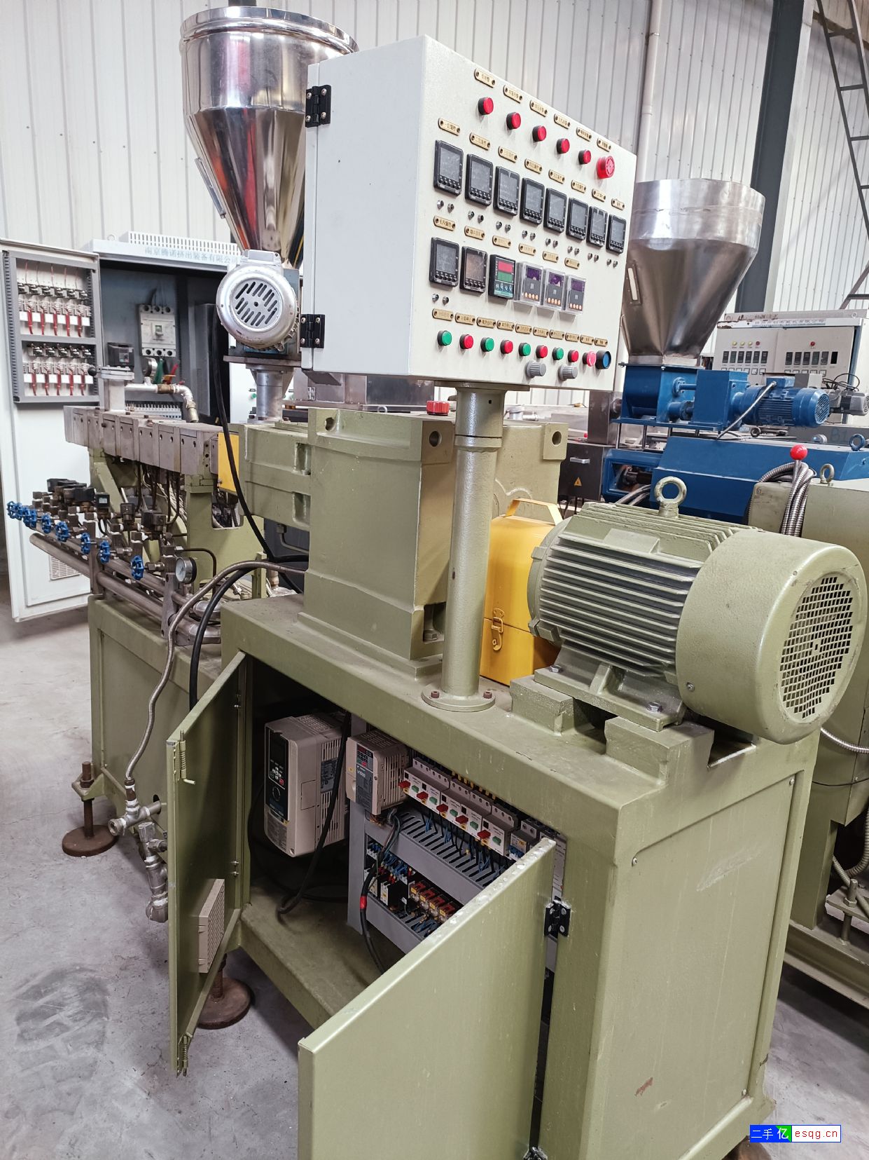 转让二手30D双螺杆塑料造粒机一套-1