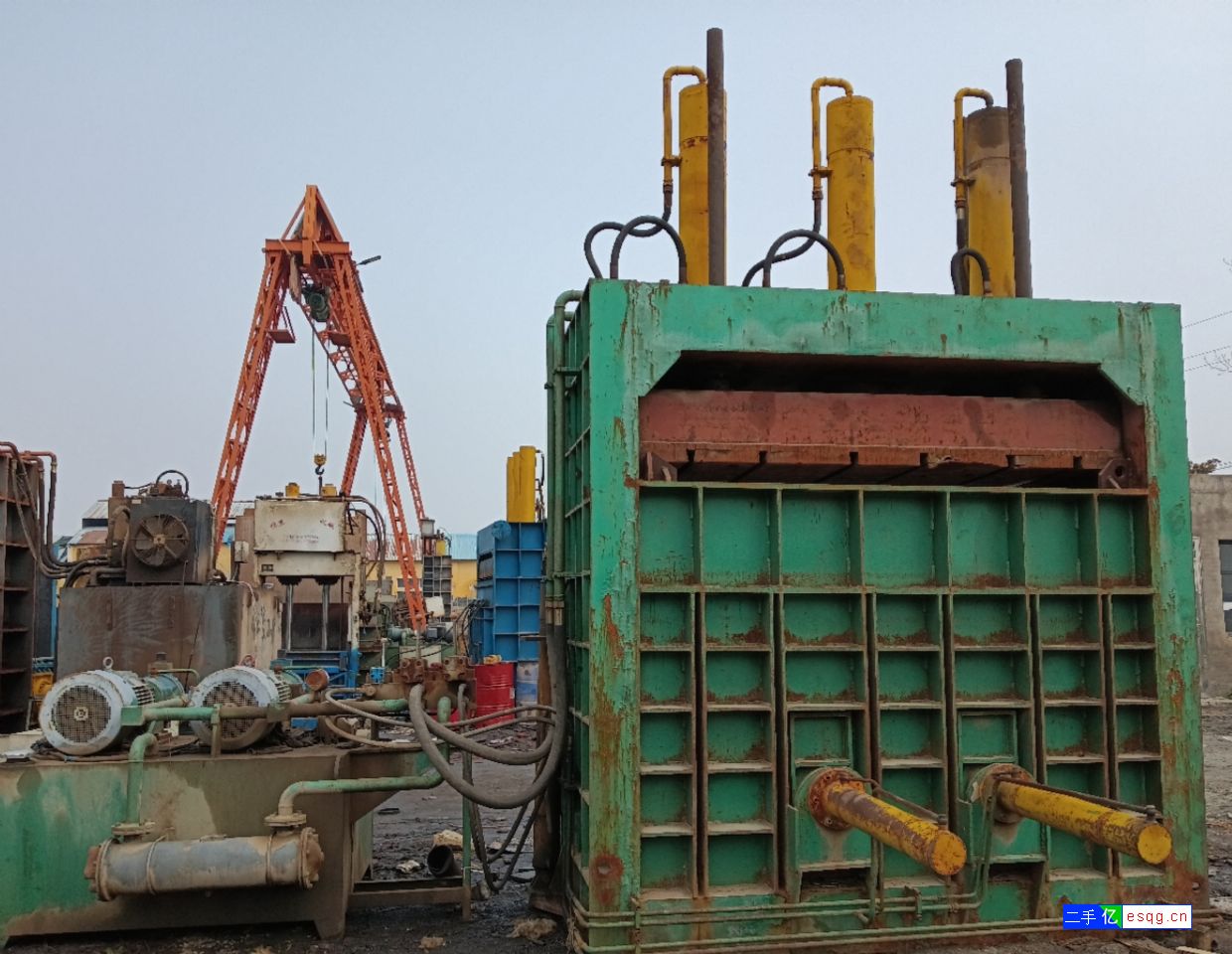 250吨金属压块机-2