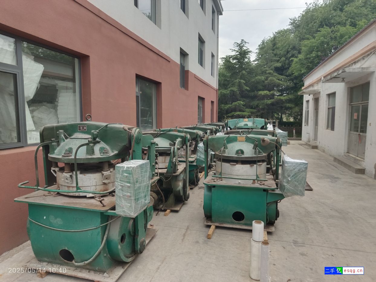 转让电动内胎硫化机24台，规格型号为1200/12-2