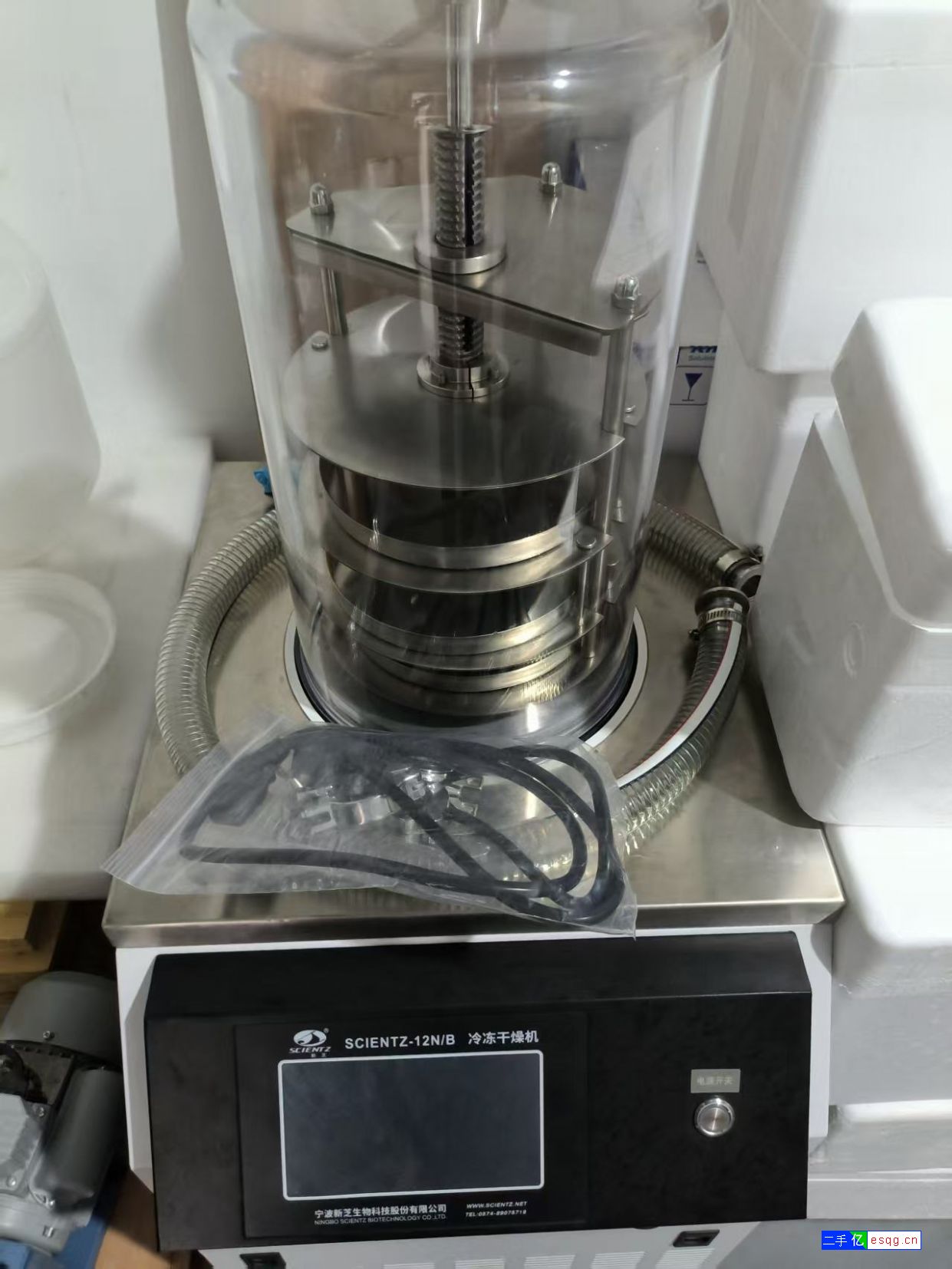 转让9成新压盖型实验室钟罩式冻干机-1