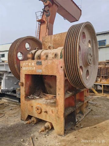 9成新750*1060二手颚式破碎机山东