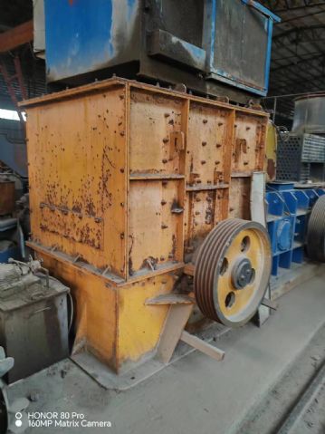 低价出售九成新1414锤式破碎机