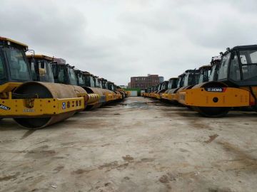 新疆低价出售徐工20，22，26吨压路机