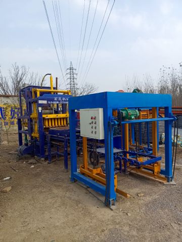 4－15水泥砖机（免烧，环保）