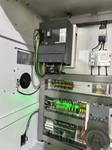 两台866重型线轨加工中心，三菱80系统